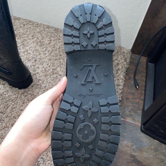 Louis Vuitton Rain Boots size 39 - Picture 3 of 10